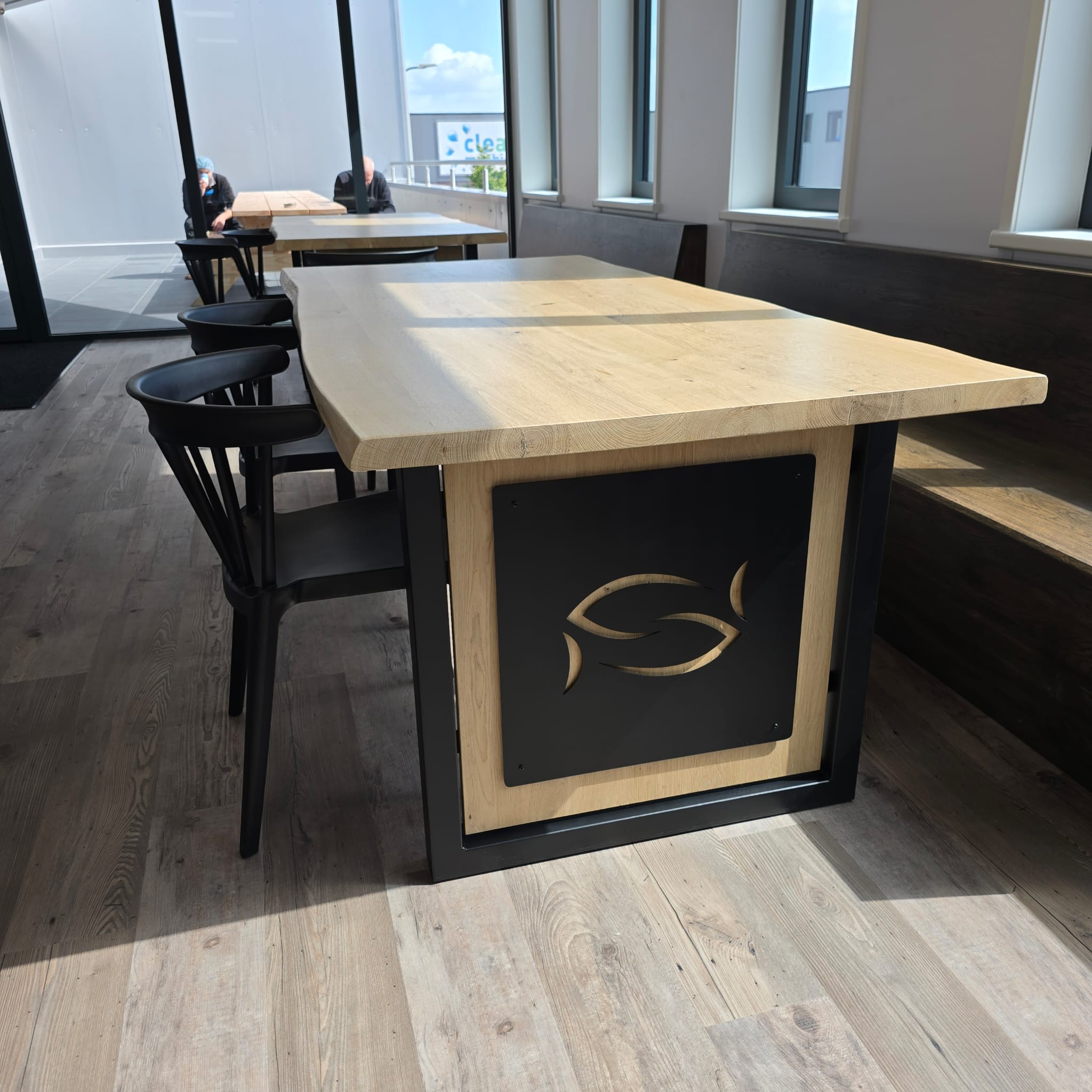 Reeks maatwerk kantinetafels Muijs Seafood